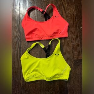 Oakley sports bras size small